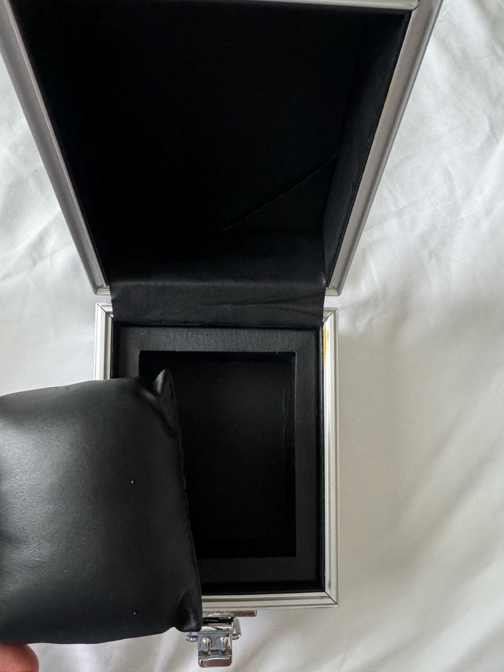 TW Steel Original Metal Watch Box with Cushion, Manual & Blank Guarantee Card - Picture 4 of 15